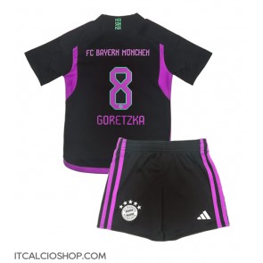 Bayern Munich Leon Goretzka #8 Seconda Maglia Bambino 2023-24 Manica Corta (+ Pantaloni corti)